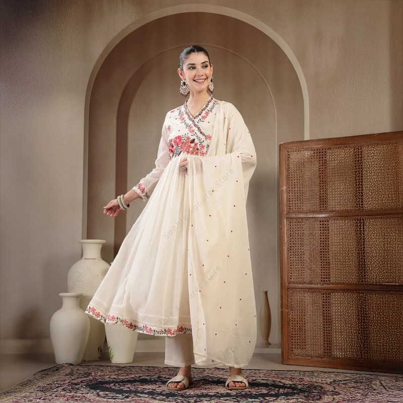 طقم كورتي أناركالي قطني أبيض م - مراجعة Summer Clothing Pakistan وسعره
